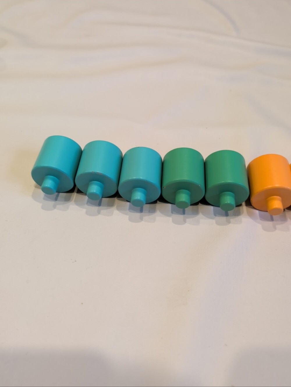 Lovevery | Replacement PEGS ONLY - From the adventurer play kit - Picture 10 of 11
